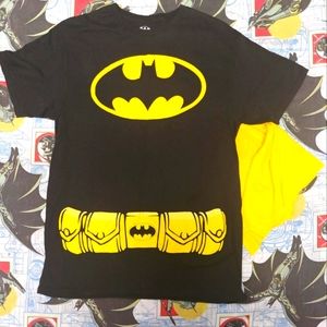 BATMAN Halloween Costume T-shirt with Detachable yellow cape